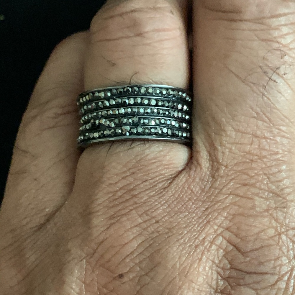 Ring - Picture 2 of 4
